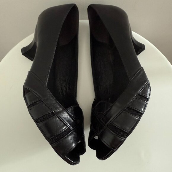 Clarks - Black - Leather Kitten Heels with Peep Toe - Size 8 - Picture 7 of 9